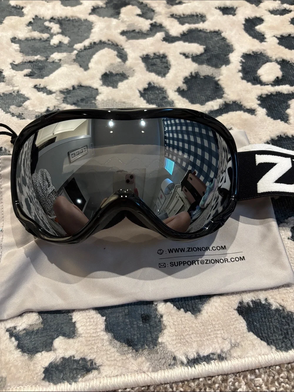 Black Ski & Snow Goggles with Mirrored Lens